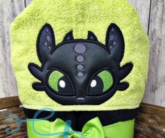 Toothless - Hooded Towel