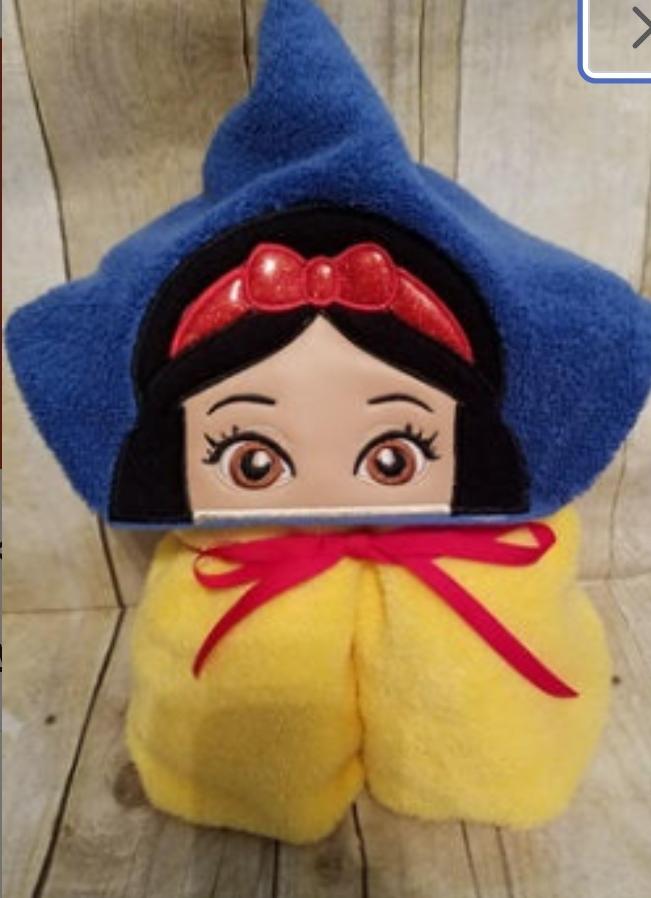 Snow White - Hooded Towel