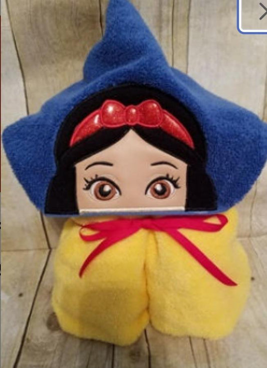 Snow White - Hooded Towel